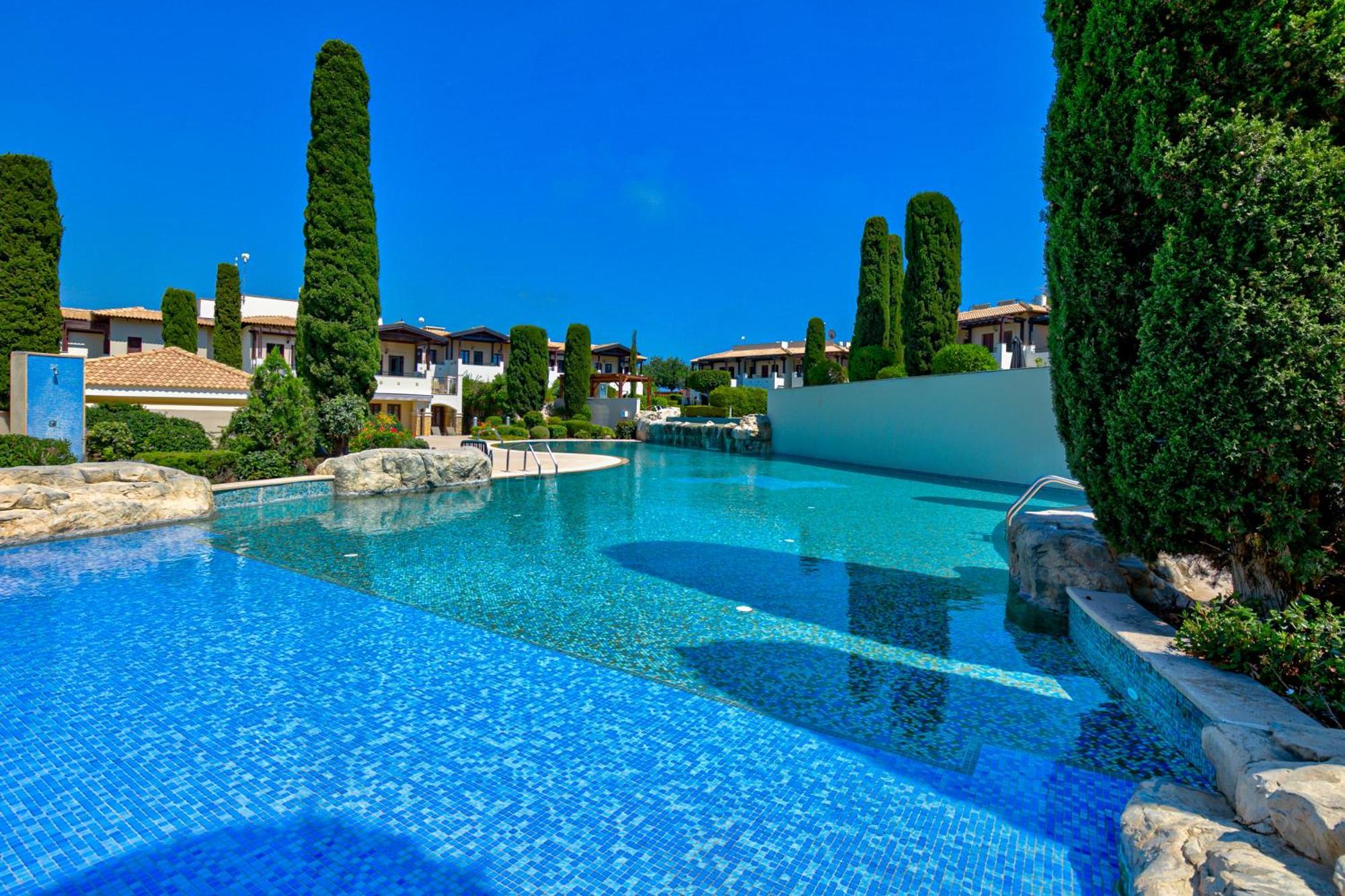 2 Bedroom Apartment Chloe With Communal Pool, Aphrodite Hills Resort 库克里亚 外观 照片