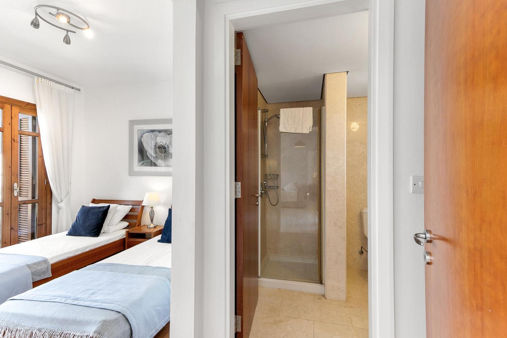 2 Bedroom Apartment Chloe With Communal Pool, Aphrodite Hills Resort 库克里亚 外观 照片