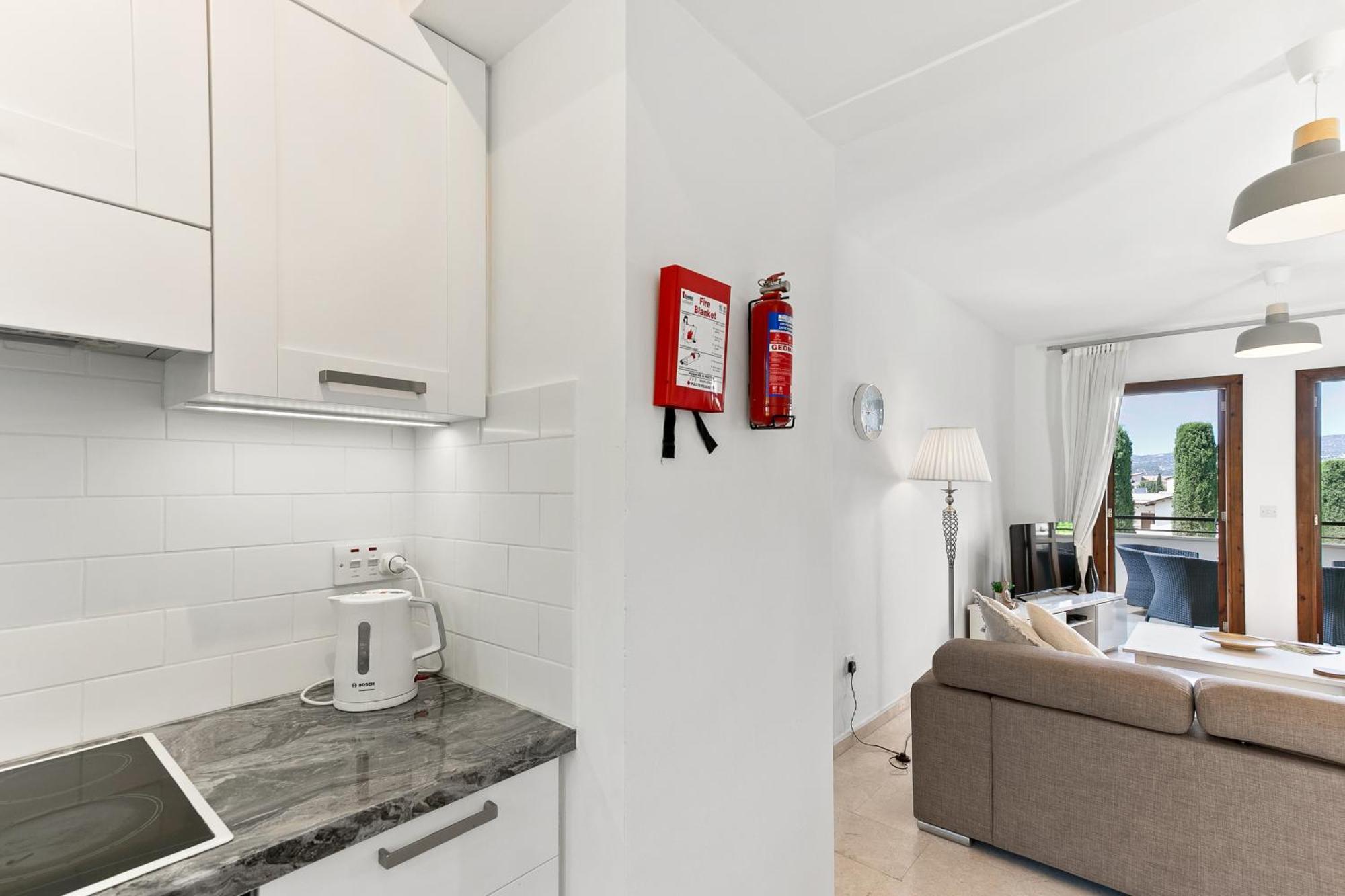2 Bedroom Apartment Chloe With Communal Pool, Aphrodite Hills Resort 库克里亚 外观 照片