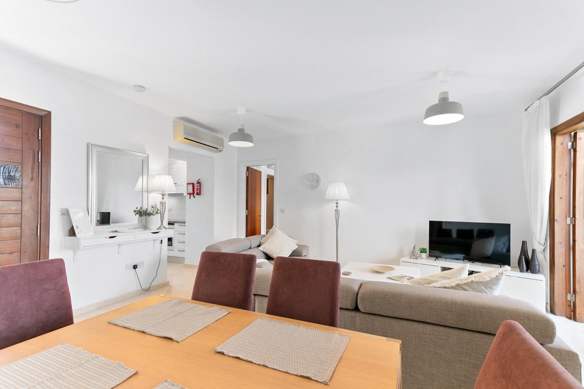 2 Bedroom Apartment Chloe With Communal Pool, Aphrodite Hills Resort 库克里亚 外观 照片