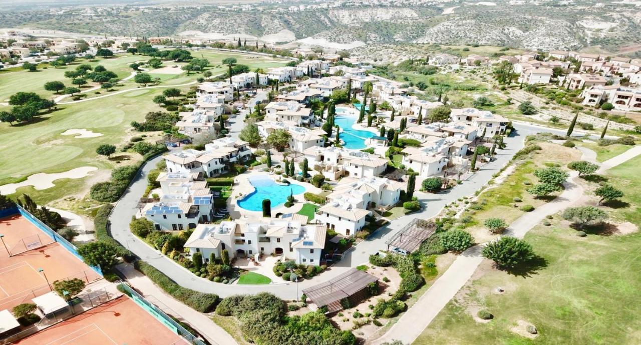 2 Bedroom Apartment Chloe With Communal Pool, Aphrodite Hills Resort 库克里亚 外观 照片