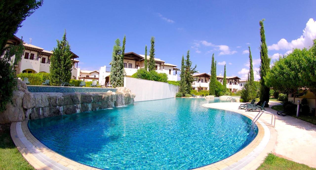 2 Bedroom Apartment Chloe With Communal Pool, Aphrodite Hills Resort 库克里亚 外观 照片